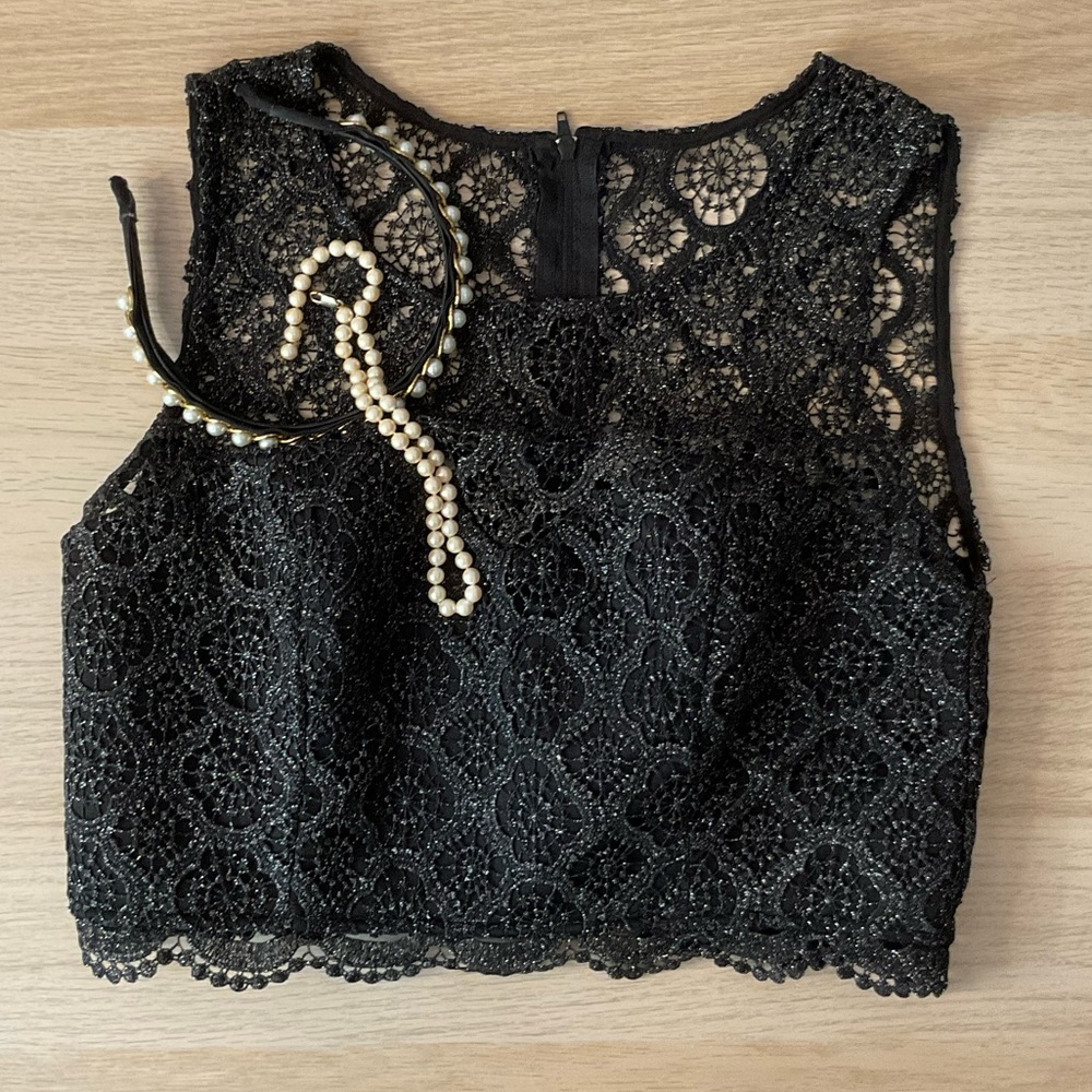 Black Lace Crop